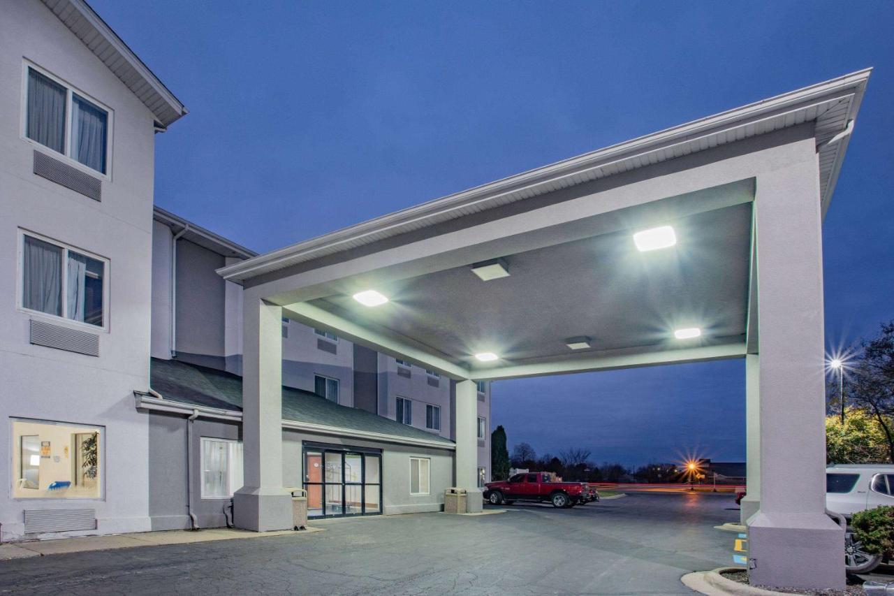 Baymont By Wyndham Milan Hotel Exterior photo